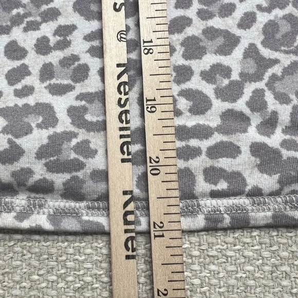 NWOT Calme Shirt Women Medium Tan Leopard Animal Print Boxy Cropped Cotton Blend - Picture 7 of 7